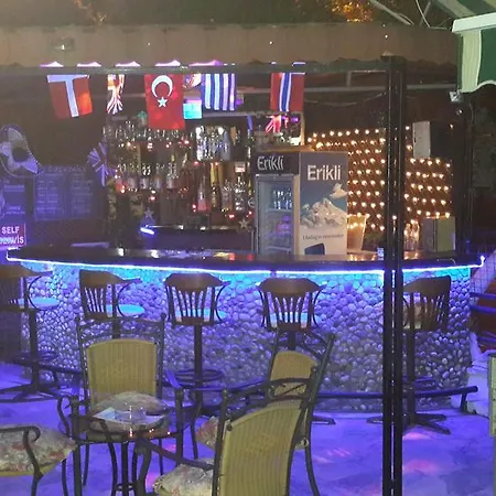 Ξενοδοχείο με διαμερίσματα Kamelya Μαρμαρίς