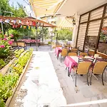 Apart Otel Kamelya 3*