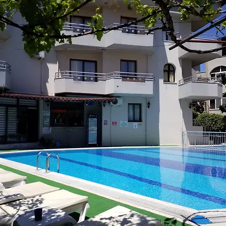 Kamelya マルマリス