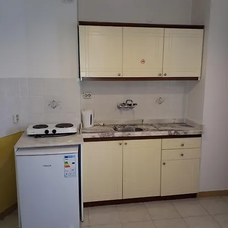 アパートホテル Kamelya マルマリス