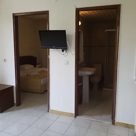 Kamelya 3* マルマリス