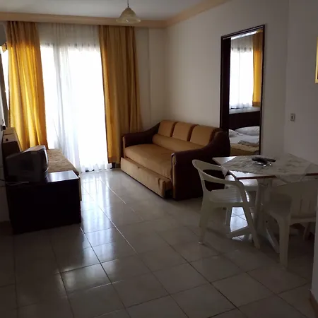 アパートホテル Kamelya 3*