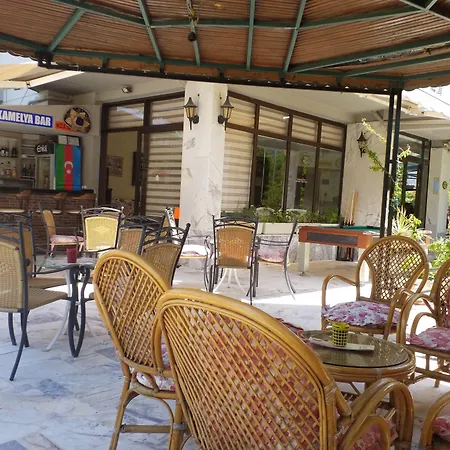 アパートホテル Kamelya