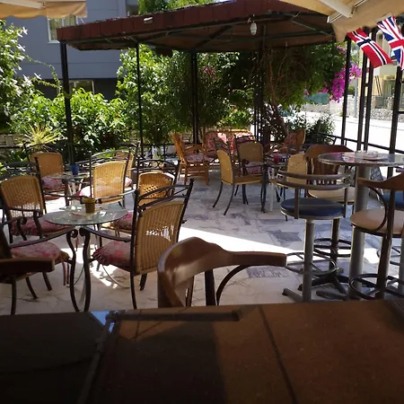 アパートホテル Kamelya