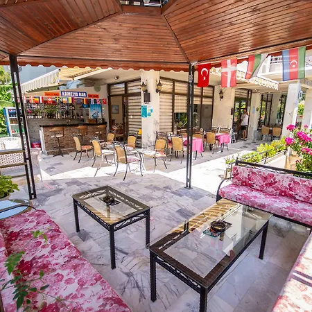 Kamelya アパートホテル 3*