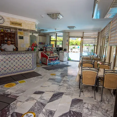 Kamelya 3* マルマリス