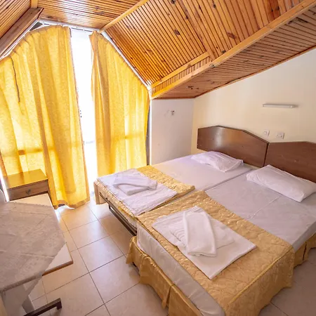 アパートホテル Kamelya マルマリス