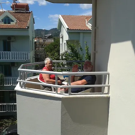 Kamelya アパートホテル