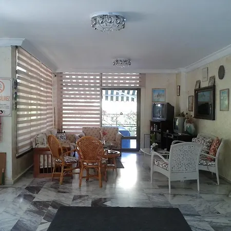 Kamelya アパートホテル