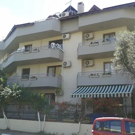 Kamelya アパートホテル