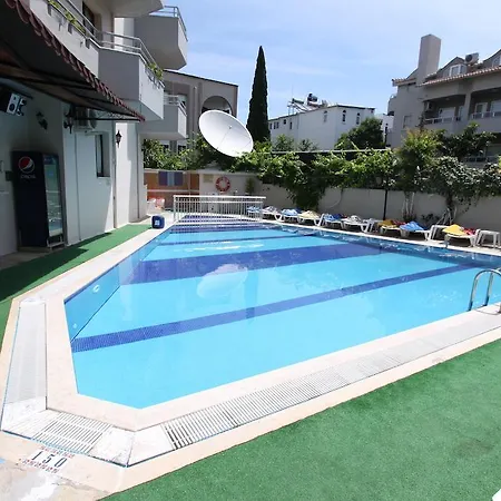 Kamelya マルマリス