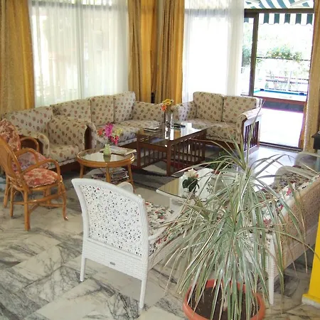 Kamelya アパートホテル マルマリス