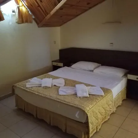 アパートホテル Kamelya 3*