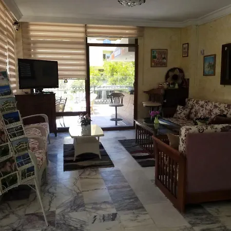 Kamelya マルマリス