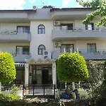 Kamelya Aparthotel 3*