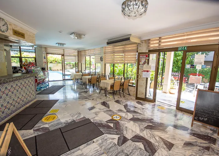 Apartahotel Kamelya