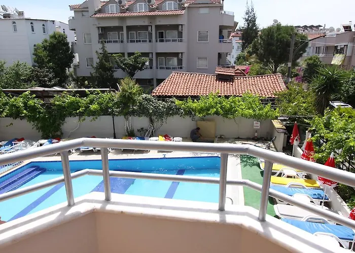 Apartahotel Kamelya